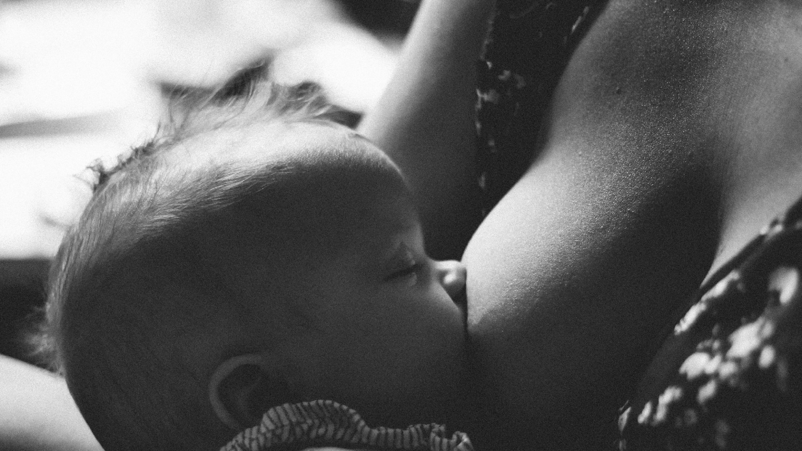 Fanm ki ap pote bebe